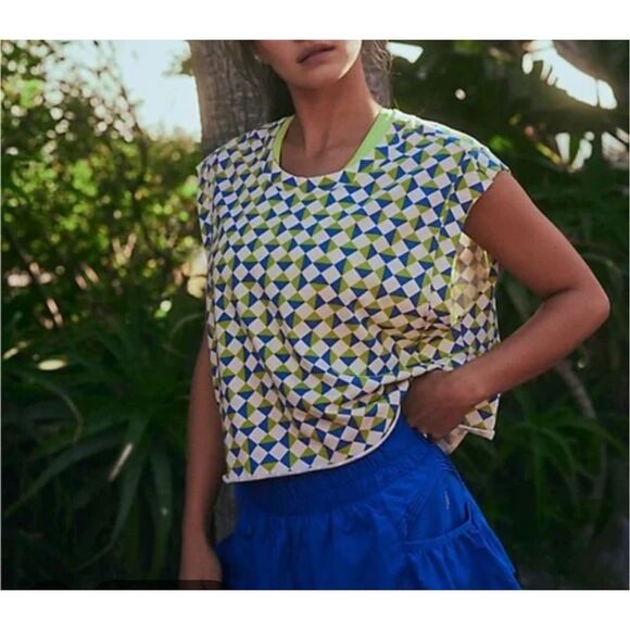 Free People FP Movement Trippy Geo Blue Printed Muscle Tank Cropped Active Top S - Picture 2 of 9